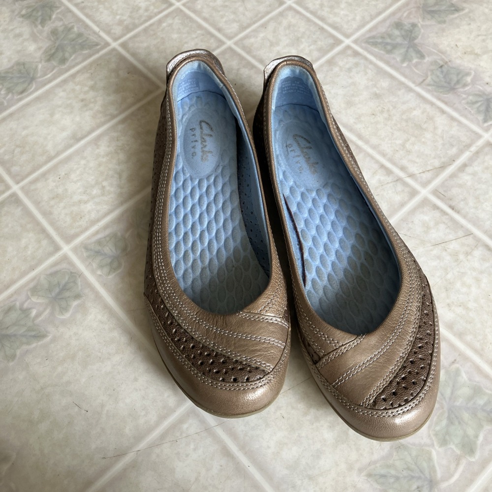 Clarks Metallic Bronze Leather Perforated Upper Privo Ballet Flats Sz 8 Comfort